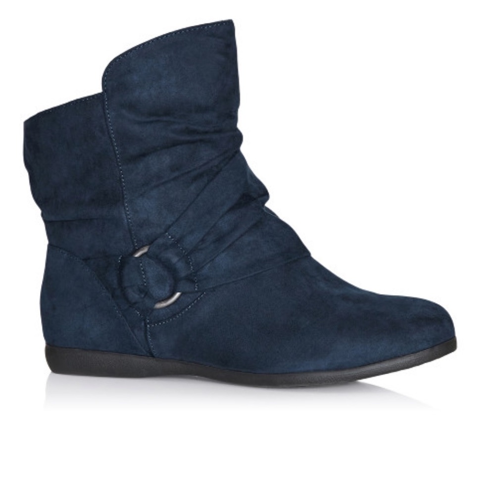 Avenue Ankle Boot! 8 WIDE! NWOT!